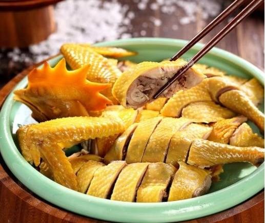 饶平盐焗鸡:20年前做零食起家,如今预制菜产值20多亿