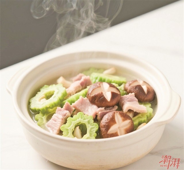 苦瓜煲：  苦甘相融消暑