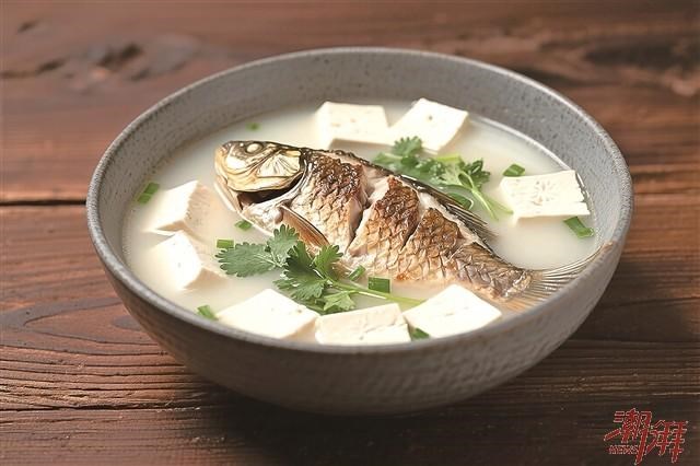 鲫鱼豆腐汤.jpg
